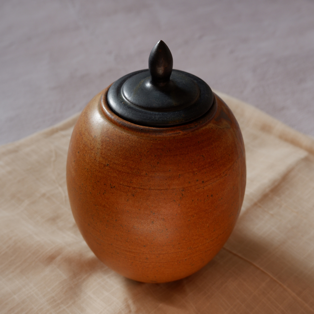 Hema Ceramic Urn