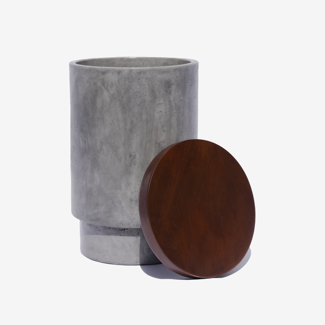 Irog Urn