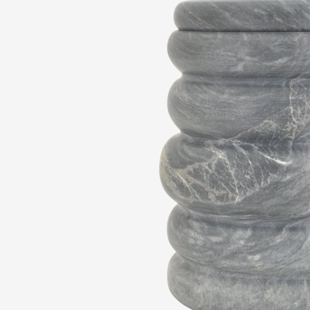Nur Marble Urn (Black)