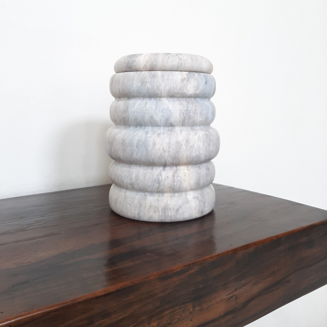 Nur Marble Urn (White)