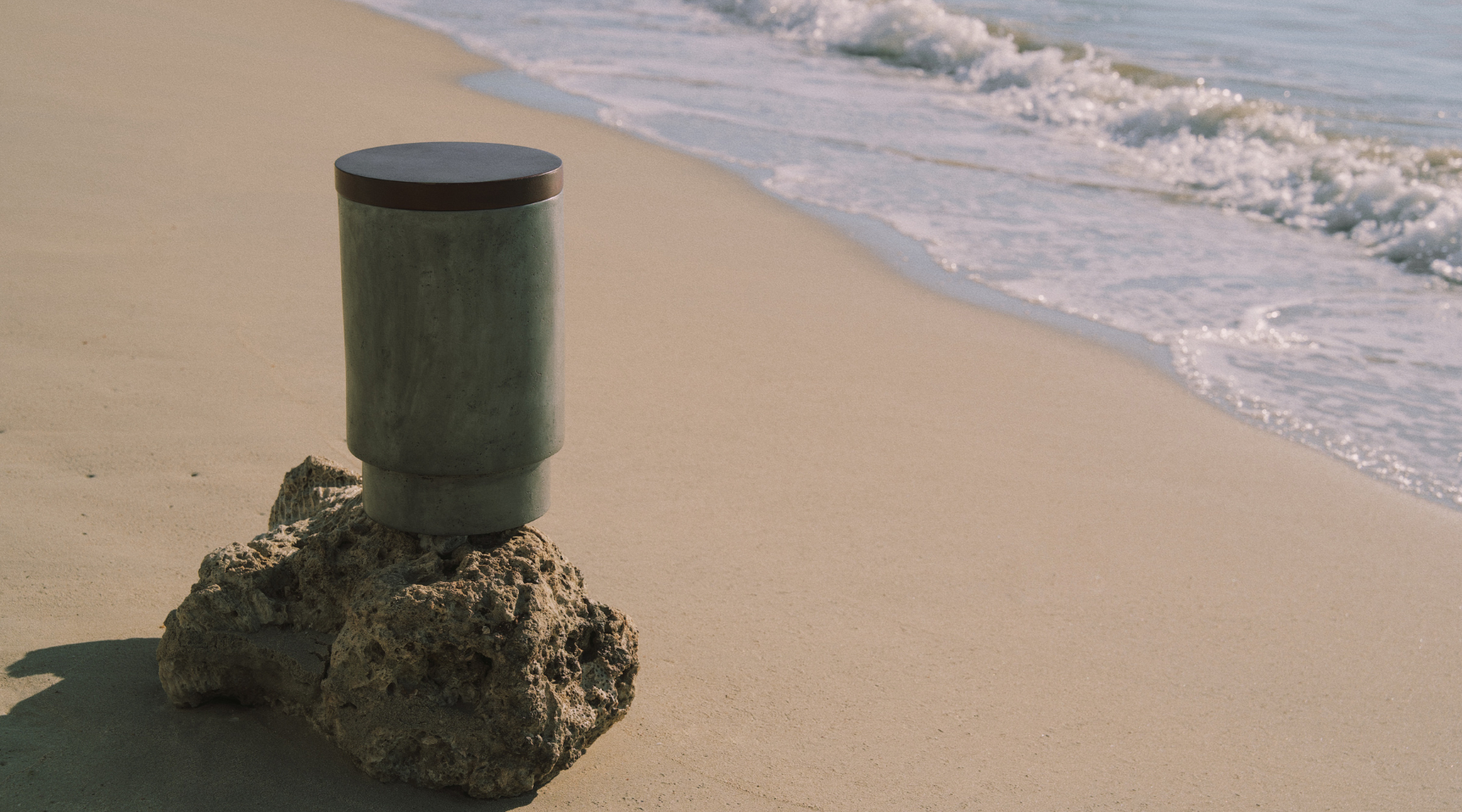 Irog urn on the beach